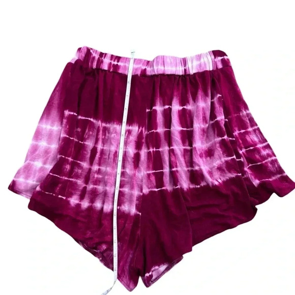 Tiger Mist Tie-Dye boho Off the should crop top and short set. Size small/medium - Picture 12 of 14